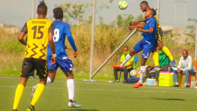 Photo de Sanga Balende et Maniema Union en respect, Blessing renoue