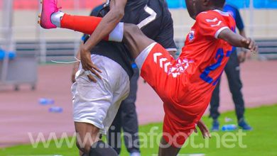 Photo de Tshinkunku en échec, JSK flamboyante